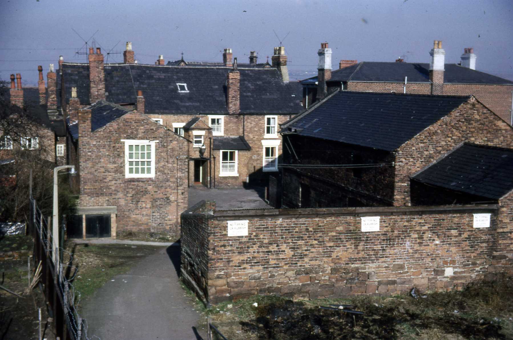 D4 050 Queens Head Yard and buildings 1968.jpg